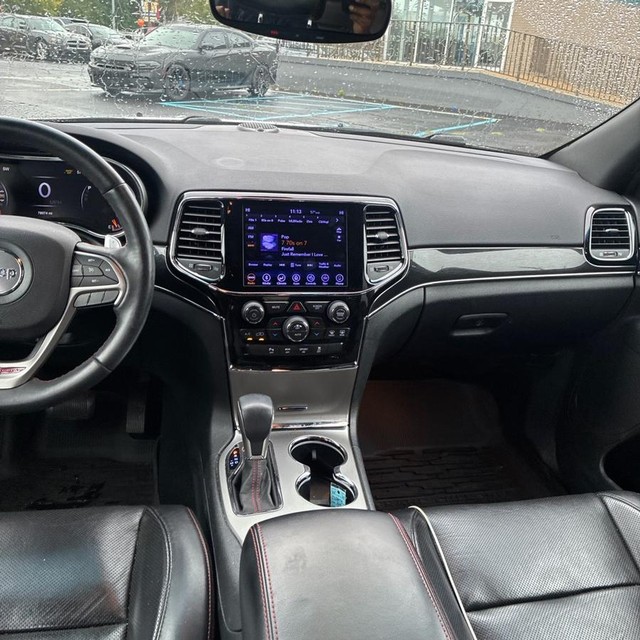 Jeep Grand Cherokee Vehicle Full-screen Gallery Image 14