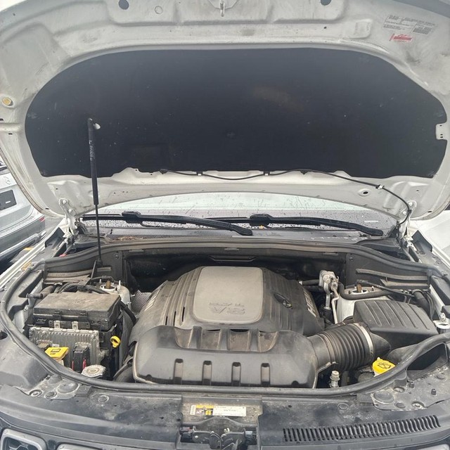 Jeep Grand Cherokee Vehicle Full-screen Gallery Image 19