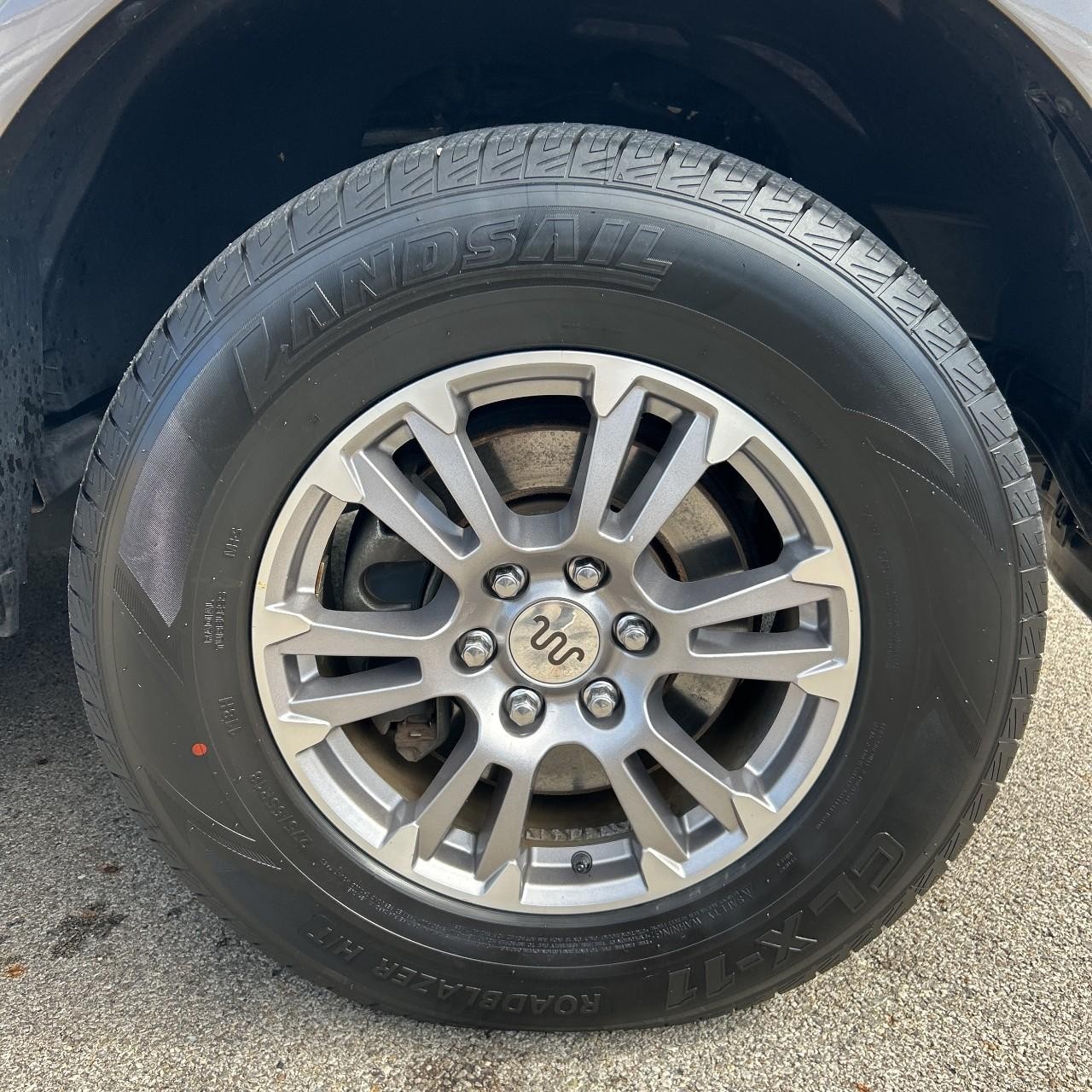 Ford F-150 Vehicle Full-screen Gallery Image 9