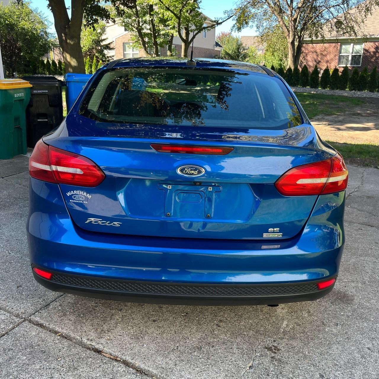 Ford Focus Vehicle Full-screen Gallery Image 4