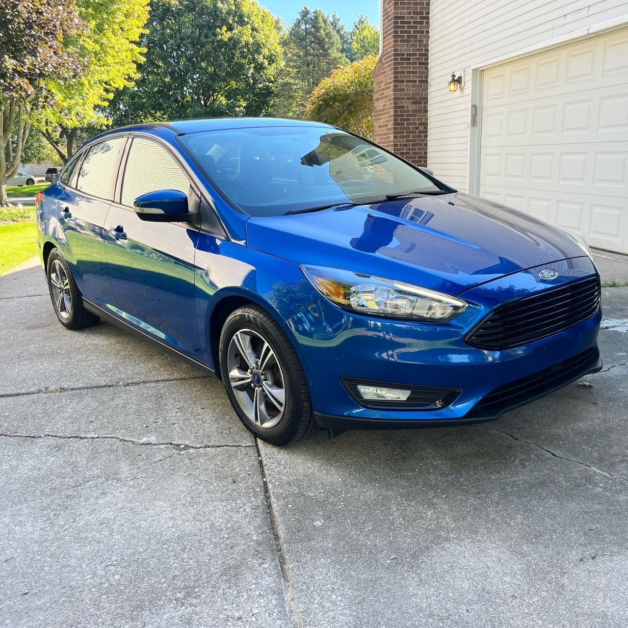 Ford Focus Vehicle Full-screen Gallery Image 7