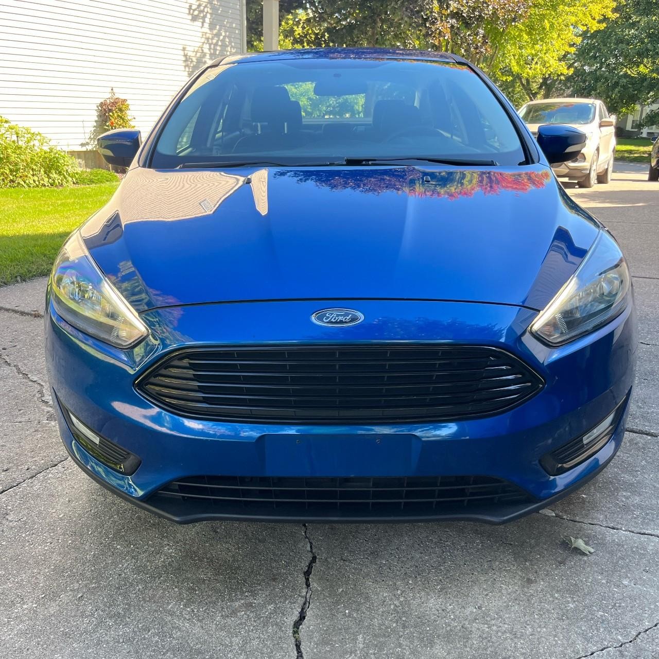 Ford Focus Vehicle Full-screen Gallery Image 8
