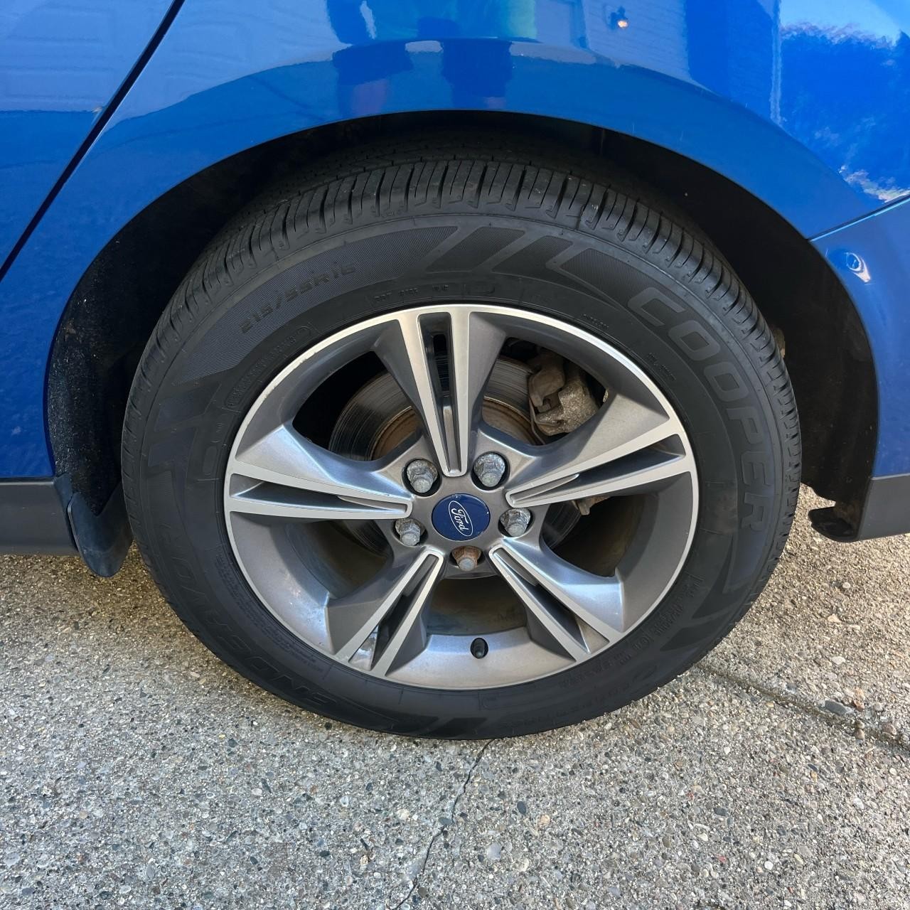 Ford Focus Vehicle Full-screen Gallery Image 19