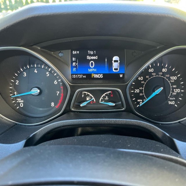 Ford Focus Vehicle Full-screen Gallery Image 16