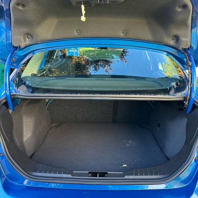 Ford Focus Vehicle Full-screen Gallery Image 17