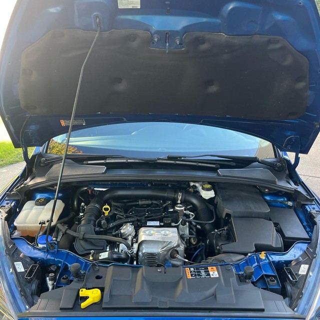 Ford Focus Vehicle Full-screen Gallery Image 18