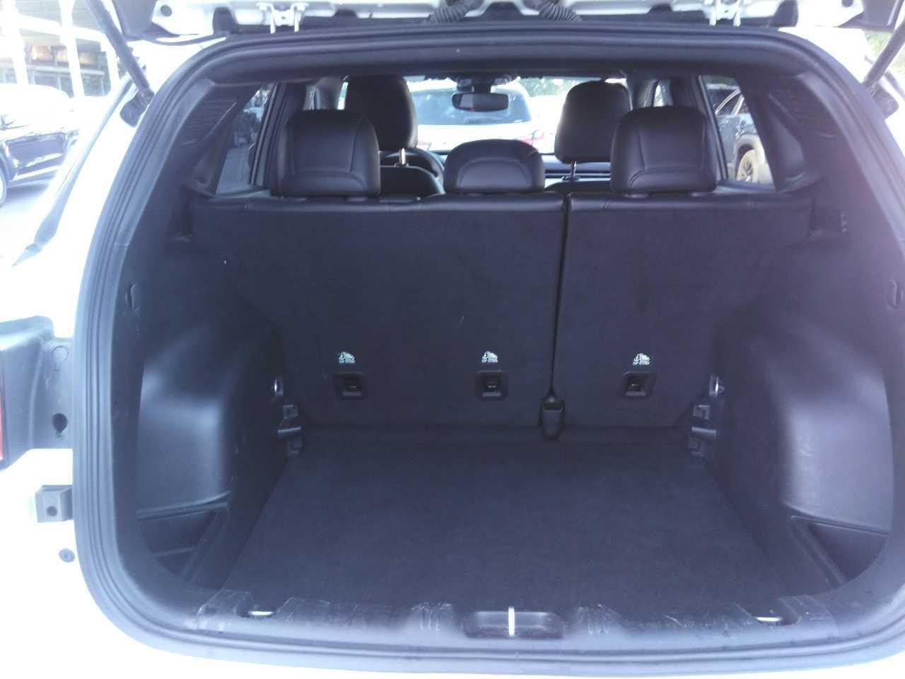 Jeep Compass Vehicle Full-screen Gallery Image 8
