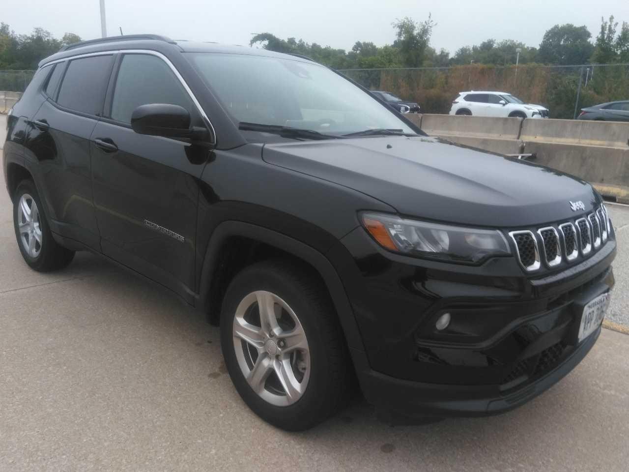 Jeep Compass Vehicle Full-screen Gallery Image 4