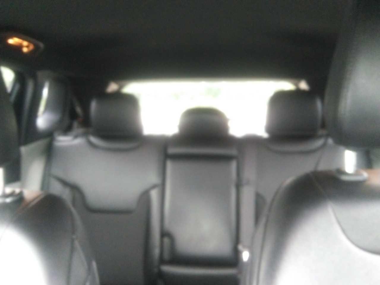 Jeep Compass Vehicle Full-screen Gallery Image 7
