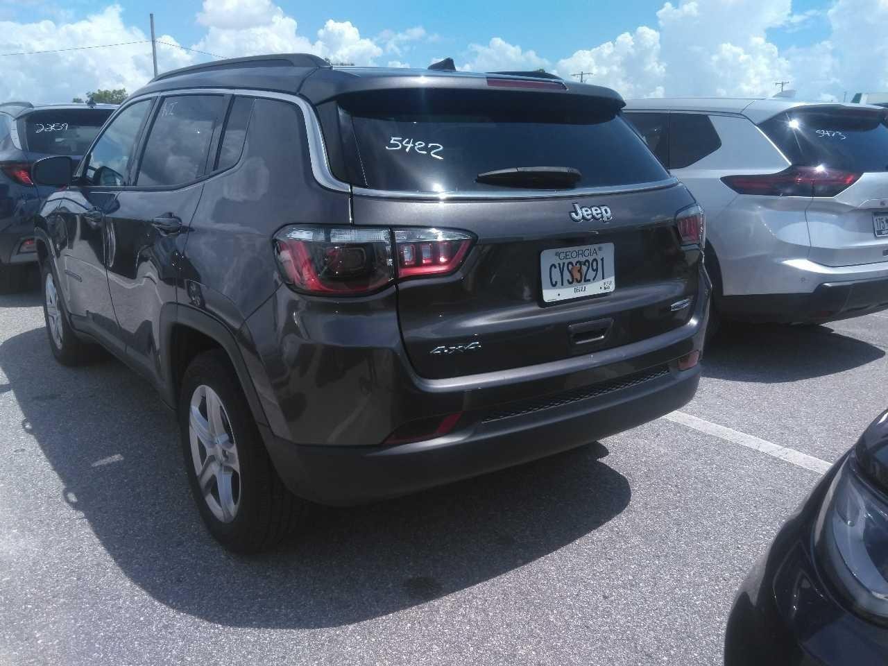 Jeep Compass Vehicle Full-screen Gallery Image 2