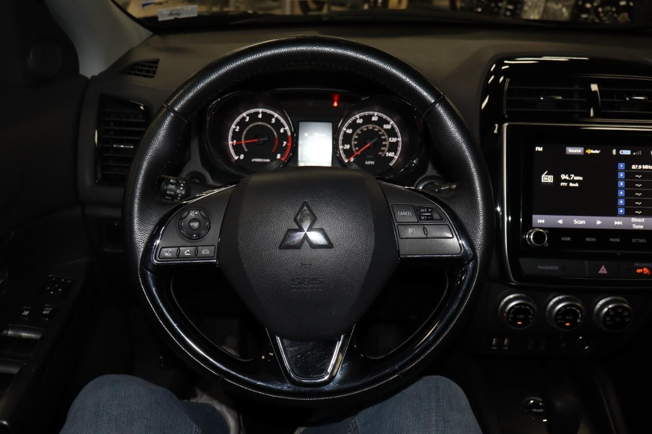 Mitsubishi Outlander Sport Vehicle Full-screen Gallery Image 14