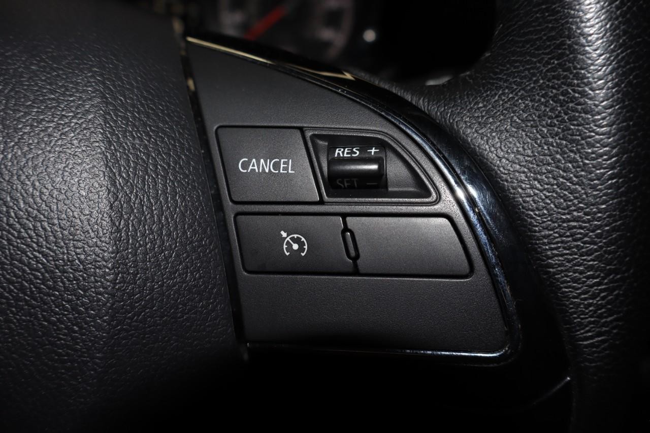 Mitsubishi Outlander Sport Vehicle Full-screen Gallery Image 16
