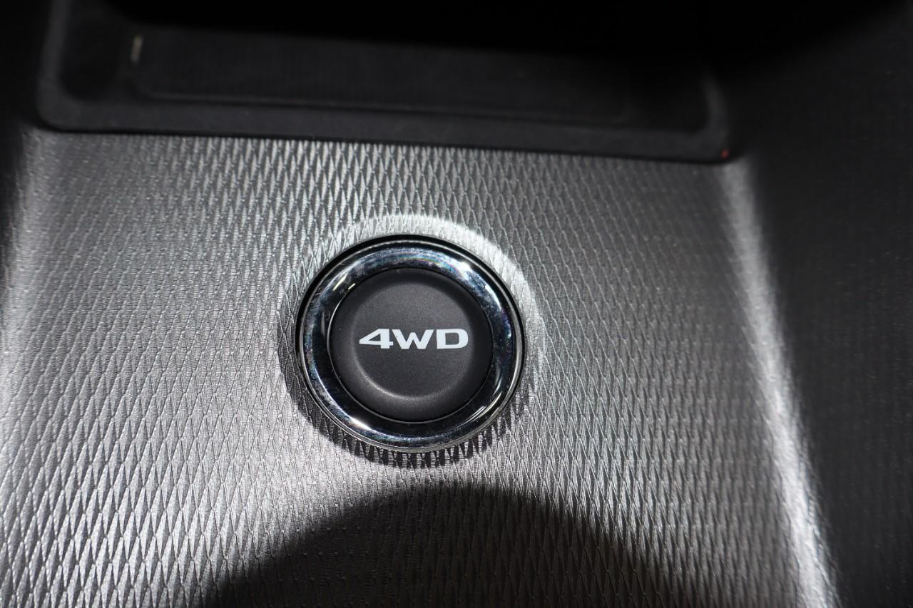 Mitsubishi Outlander Sport Vehicle Full-screen Gallery Image 20