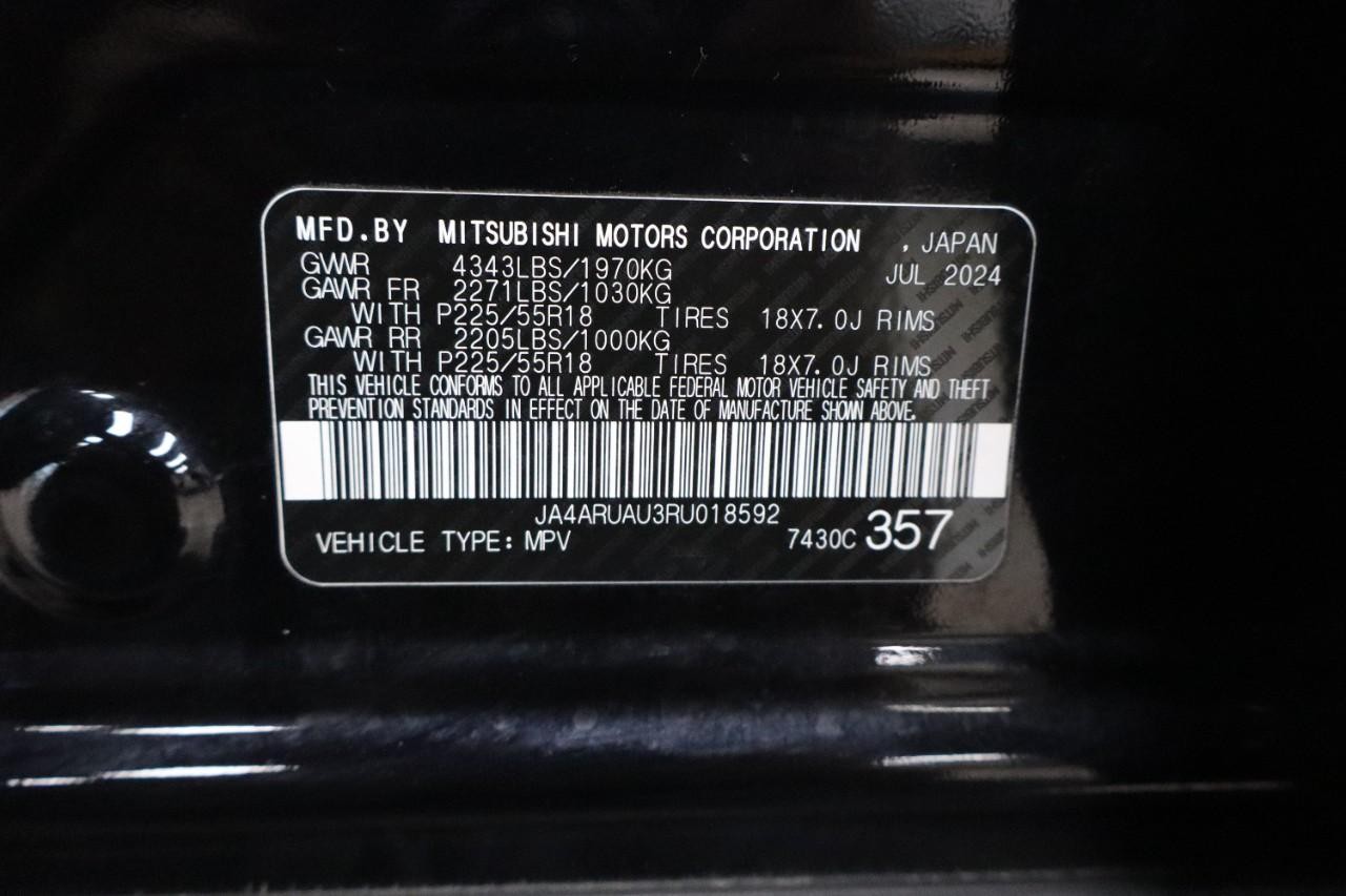 Mitsubishi Outlander Sport Vehicle Full-screen Gallery Image 29
