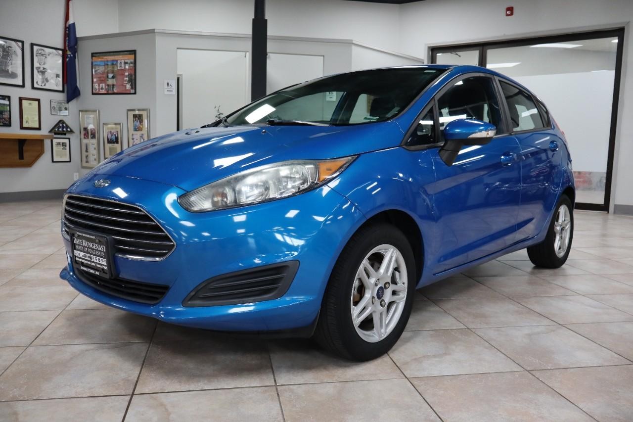Ford Fiesta Vehicle Full-screen Gallery Image 2