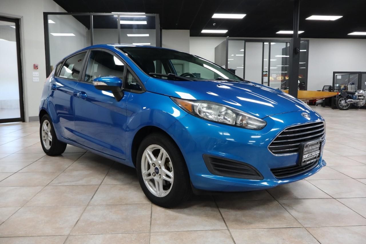 Ford Fiesta Vehicle Full-screen Gallery Image 8