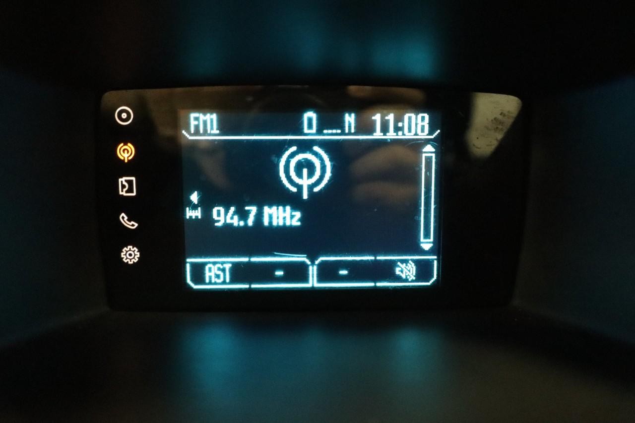 Ford Fiesta Vehicle Full-screen Gallery Image 18