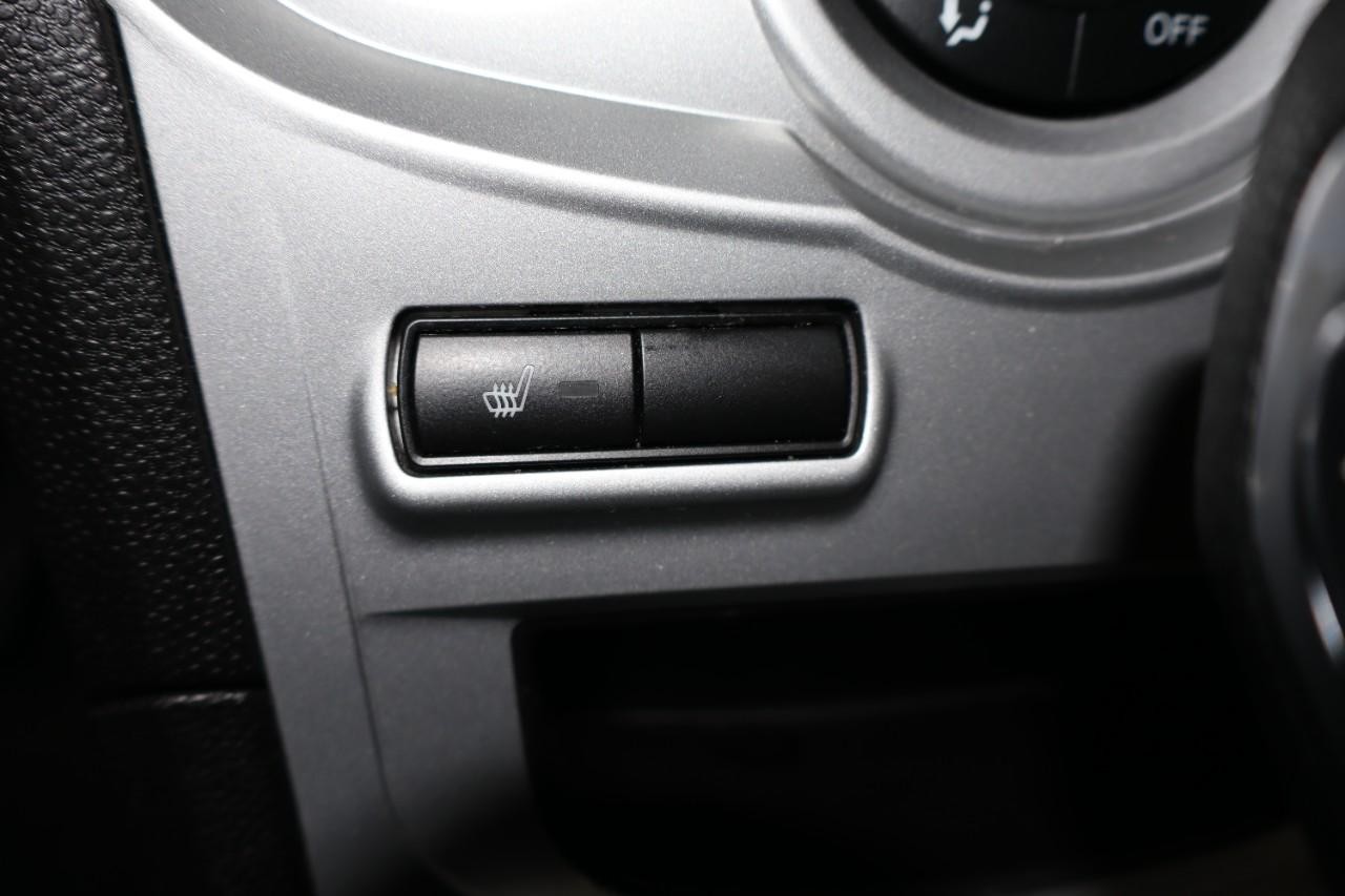 Ford Fiesta Vehicle Full-screen Gallery Image 21