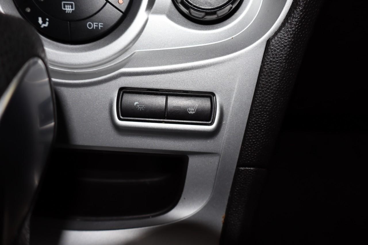 Ford Fiesta Vehicle Full-screen Gallery Image 22