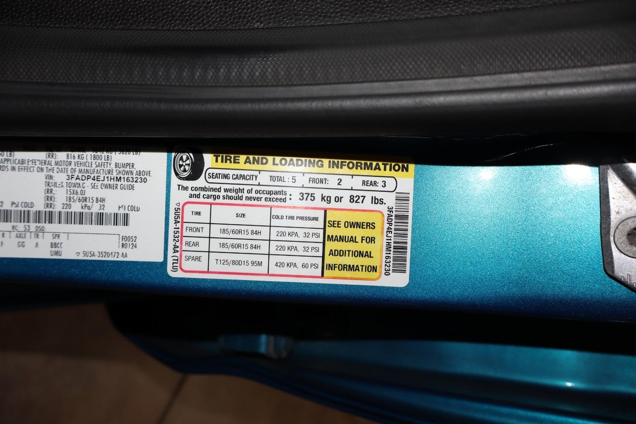 Ford Fiesta Vehicle Full-screen Gallery Image 29