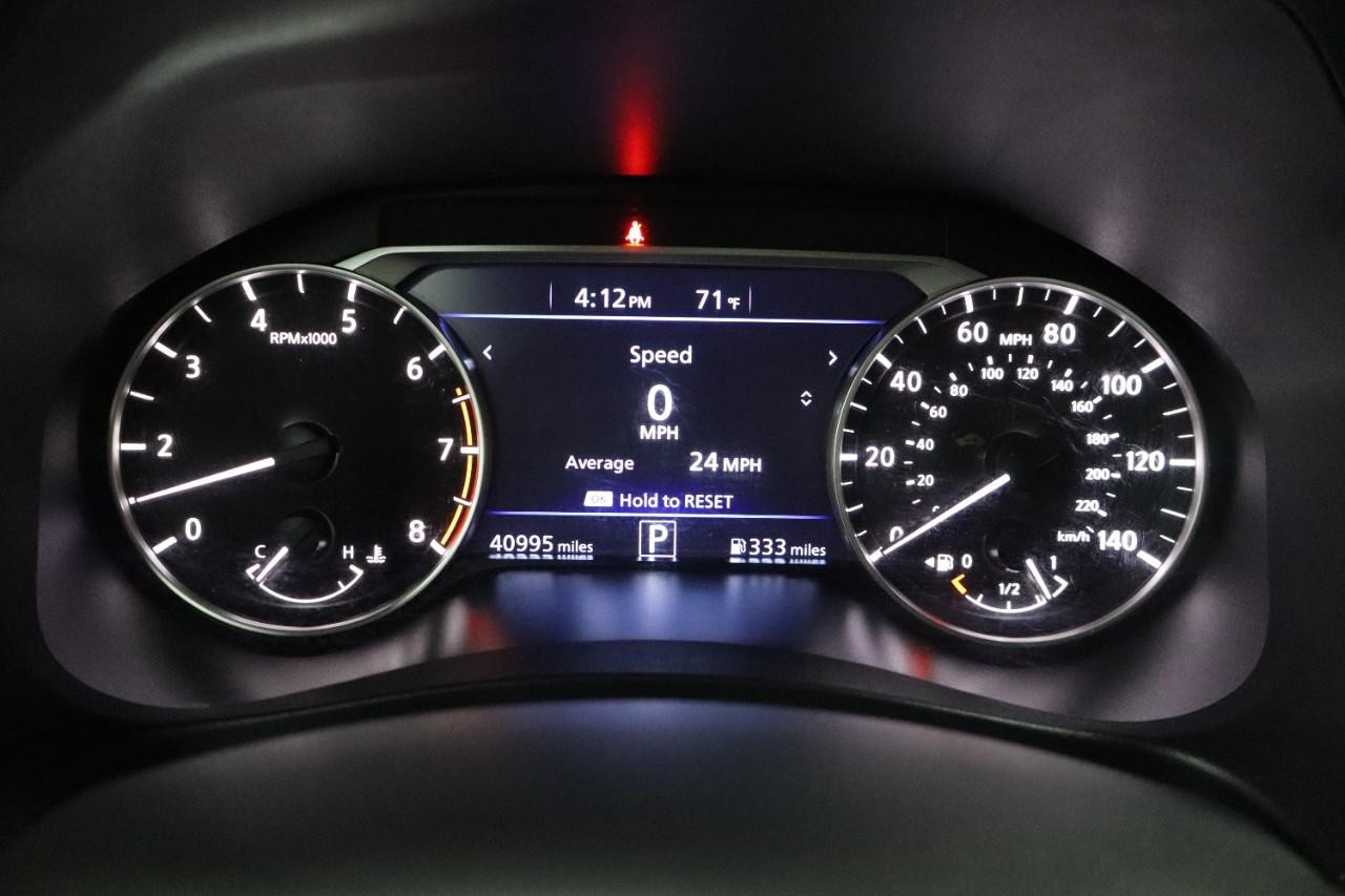 Nissan Altima Vehicle Full-screen Gallery Image 17