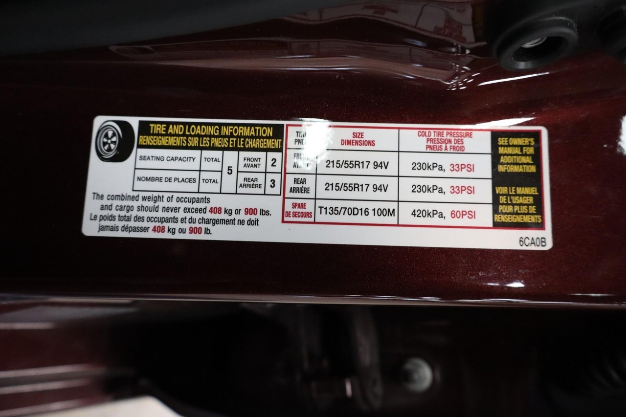 Nissan Altima Vehicle Full-screen Gallery Image 28