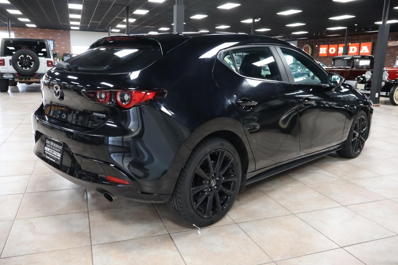 Mazda Mazda3 Hatchback Vehicle Full-screen Gallery Image 6