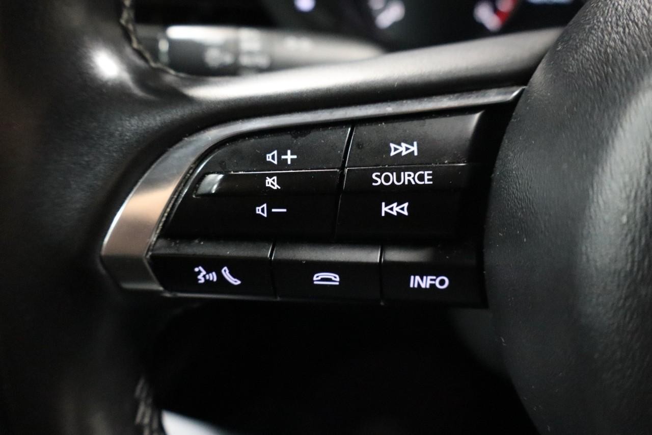 Mazda Mazda3 Hatchback Vehicle Full-screen Gallery Image 15