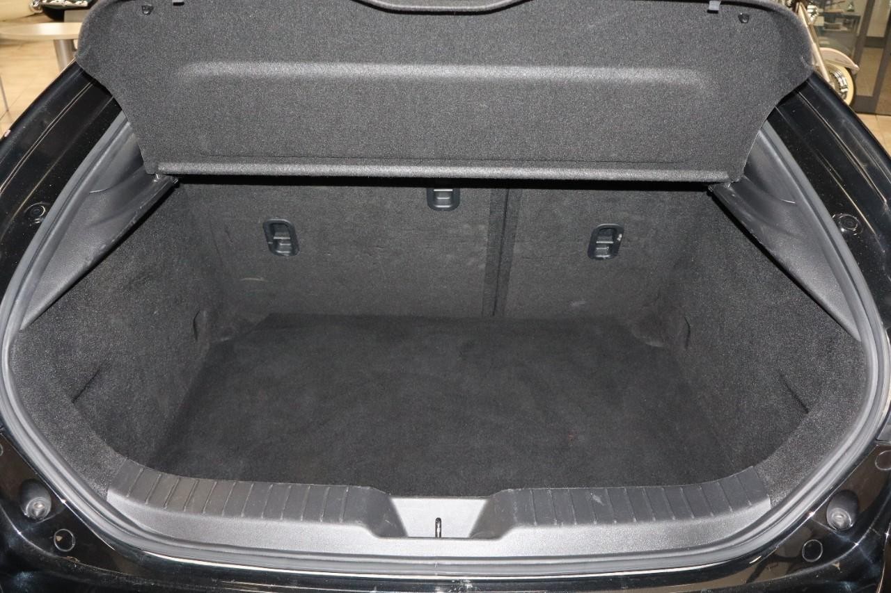 Mazda Mazda3 Hatchback Vehicle Full-screen Gallery Image 23