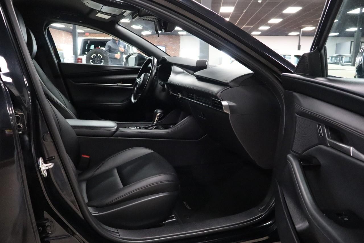 Mazda Mazda3 Hatchback Vehicle Full-screen Gallery Image 25