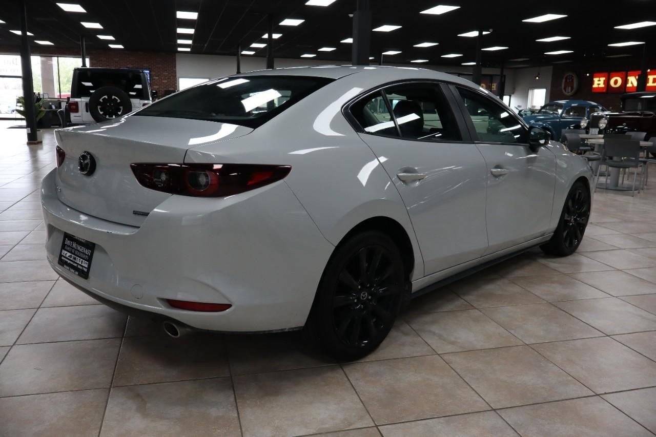 Mazda Mazda3 Sedan Vehicle Full-screen Gallery Image 6