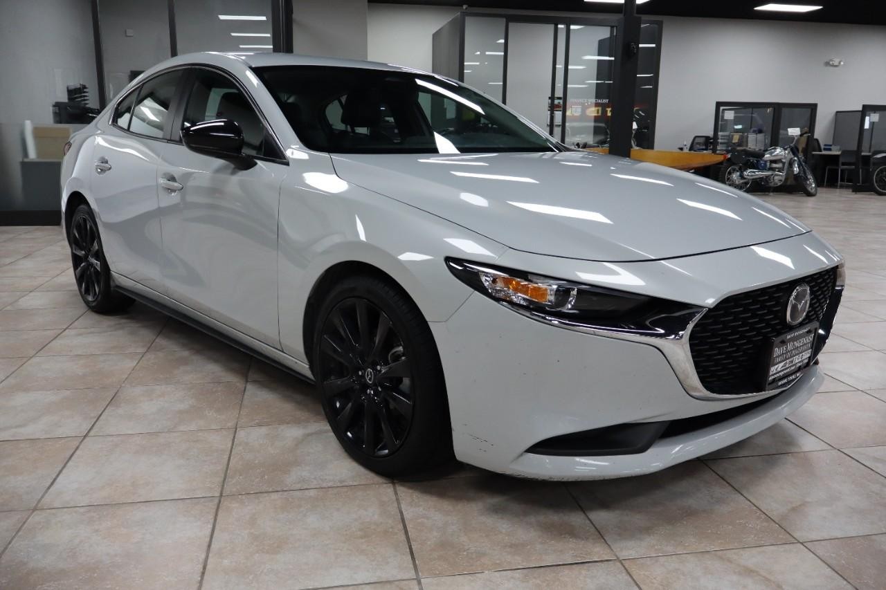 Mazda Mazda3 Sedan Vehicle Full-screen Gallery Image 8