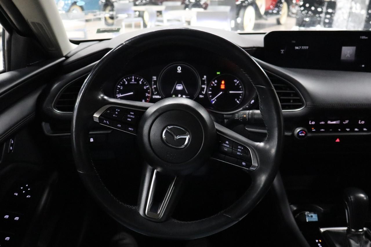 Mazda Mazda3 Sedan Vehicle Full-screen Gallery Image 13