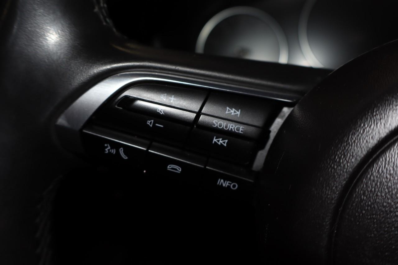 Mazda Mazda3 Sedan Vehicle Full-screen Gallery Image 14