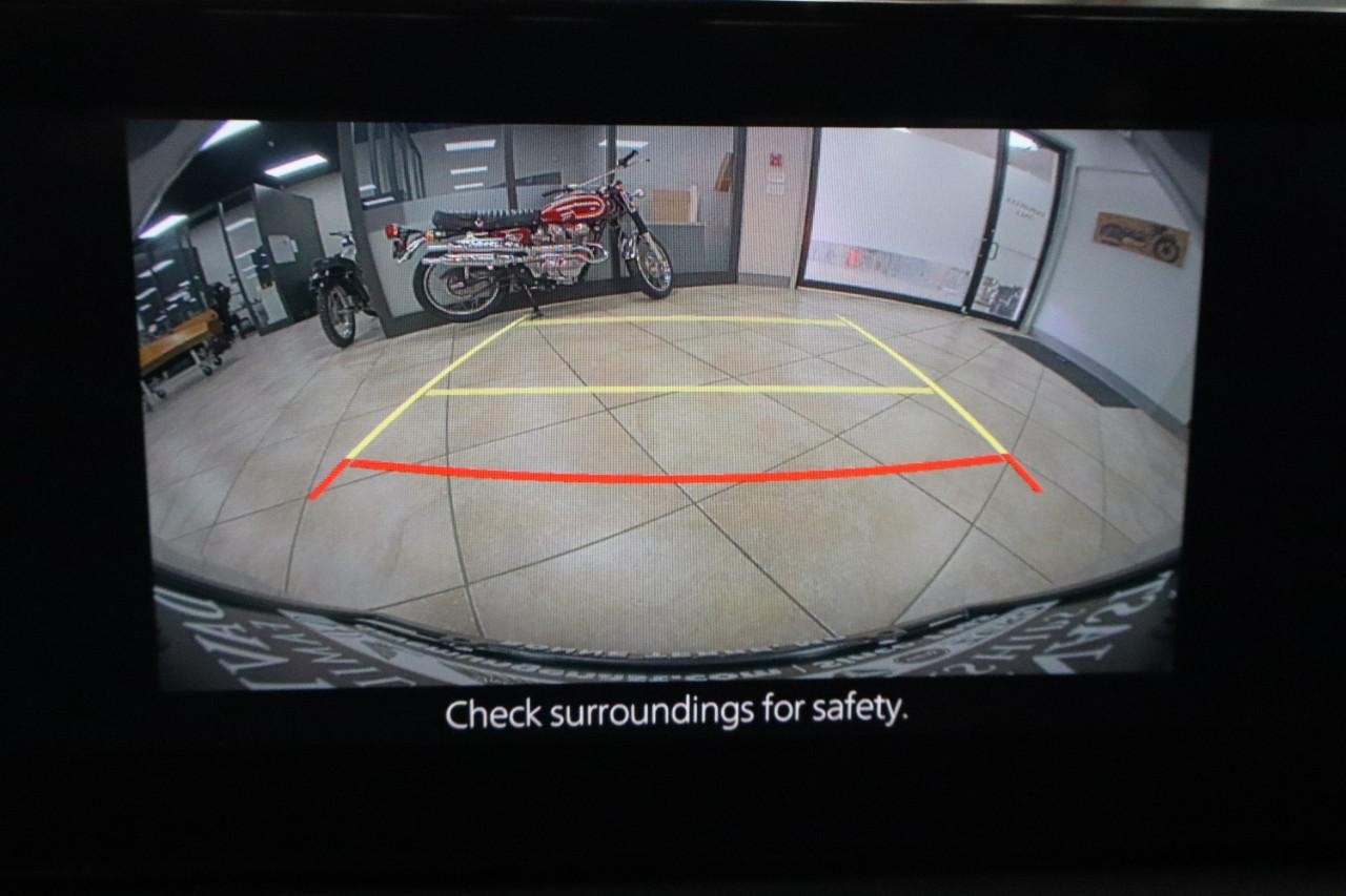 Mazda Mazda3 Sedan Vehicle Full-screen Gallery Image 18