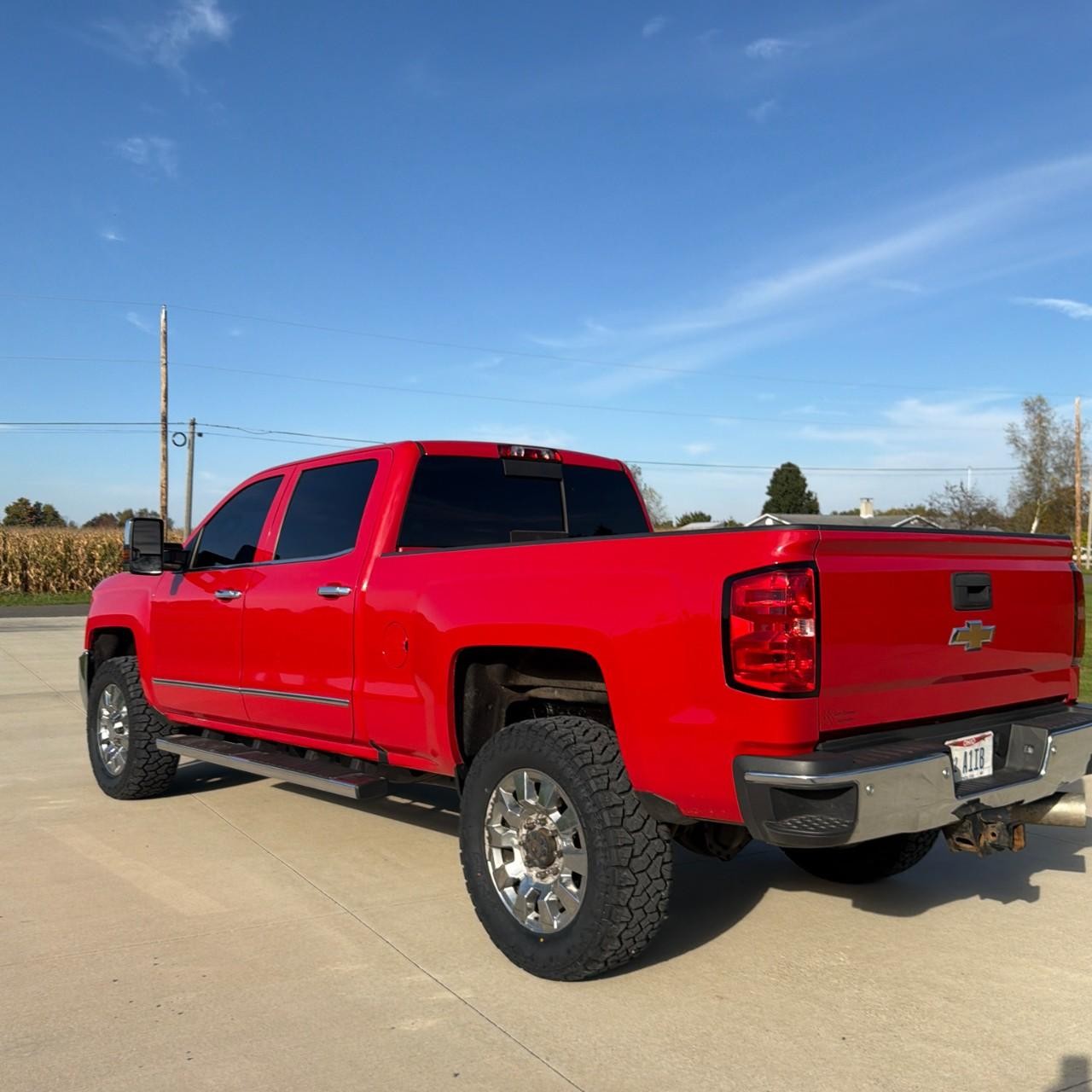 Chevrolet Silverado 2500HD Vehicle Full-screen Gallery Image 3
