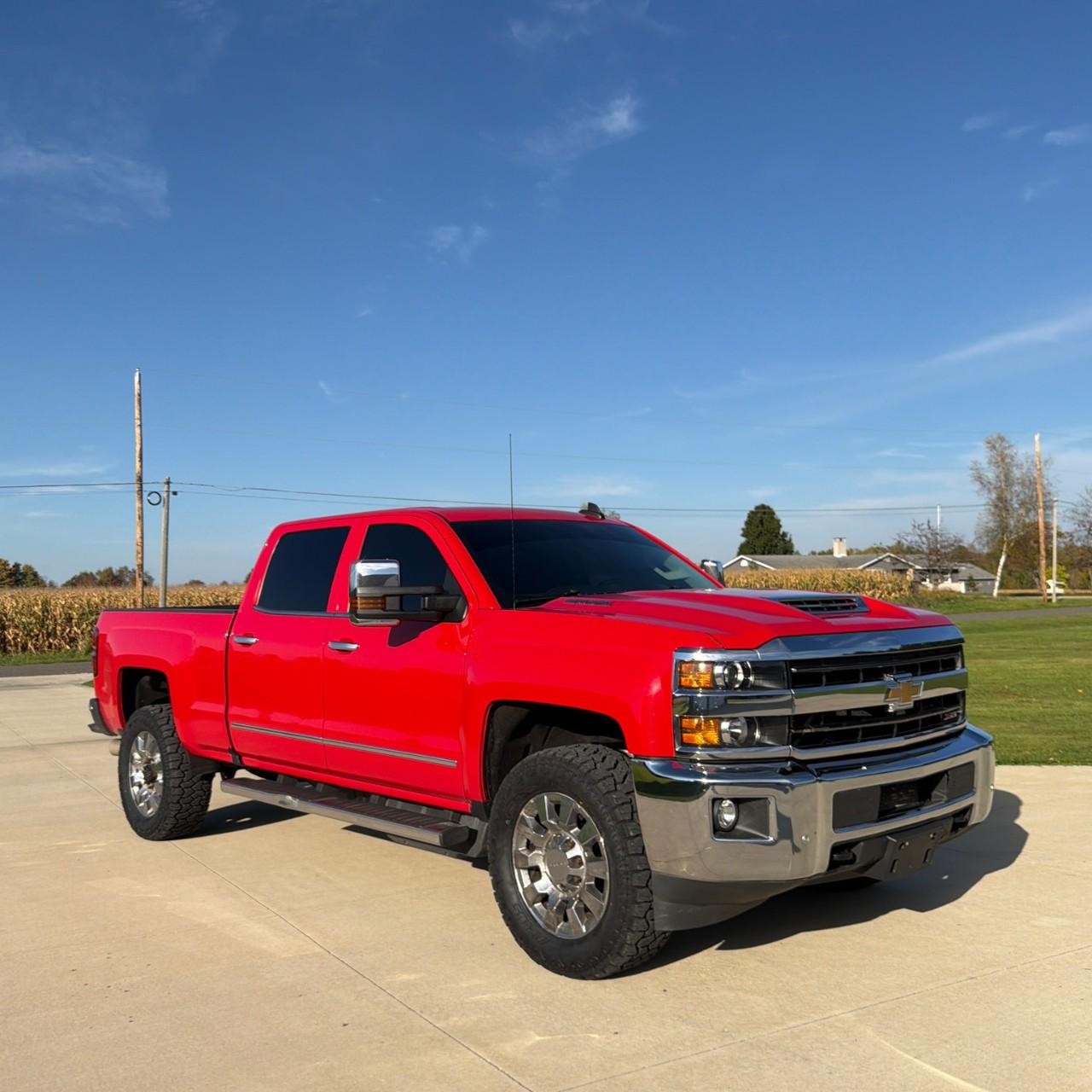 Chevrolet Silverado 2500HD Vehicle Full-screen Gallery Image 6