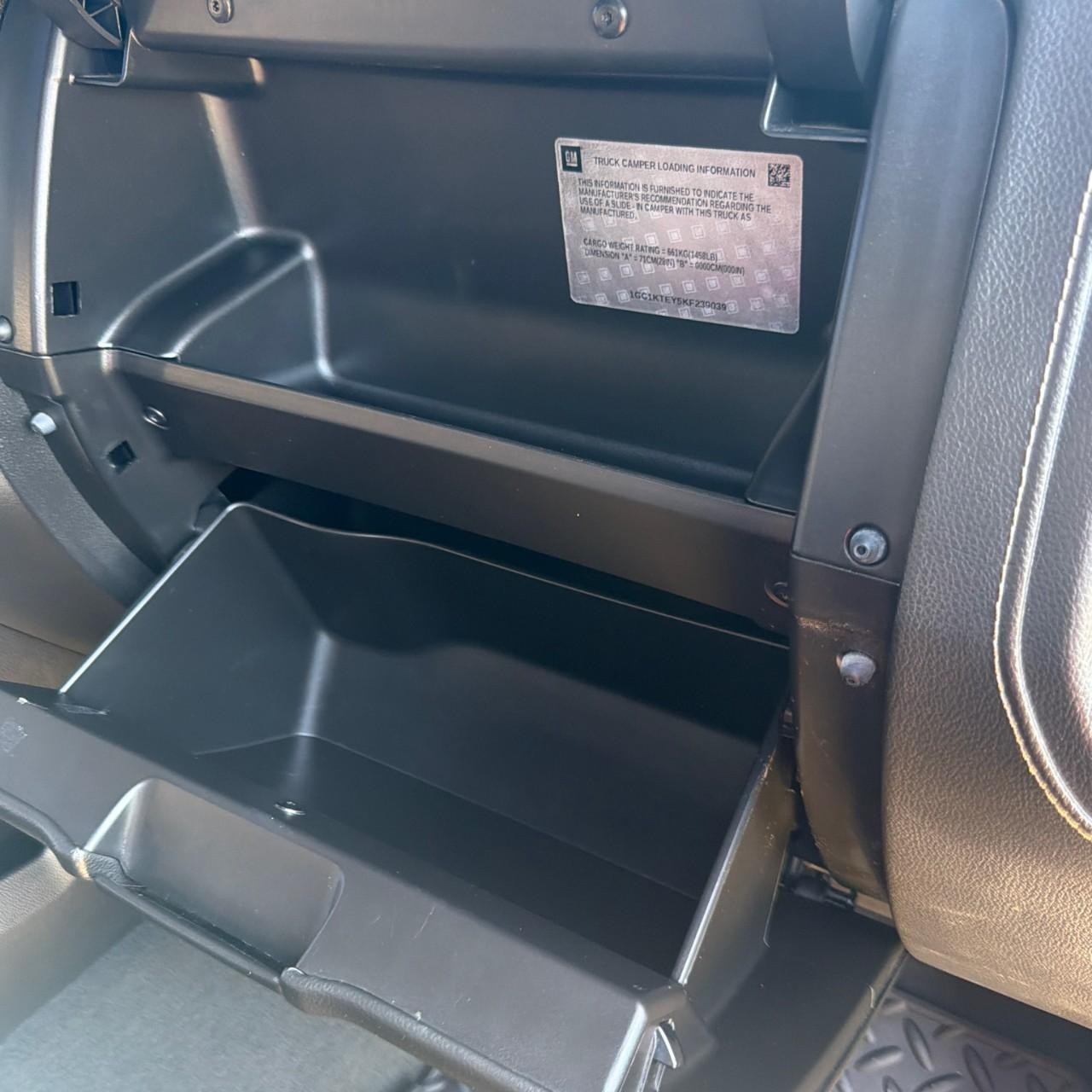 Chevrolet Silverado 2500HD Vehicle Full-screen Gallery Image 18