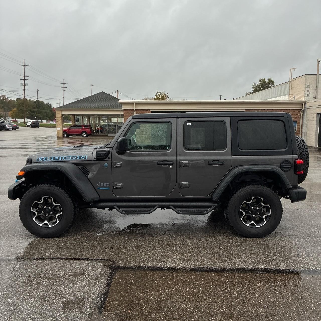 Jeep Wrangler 4xe Vehicle Full-screen Gallery Image 2