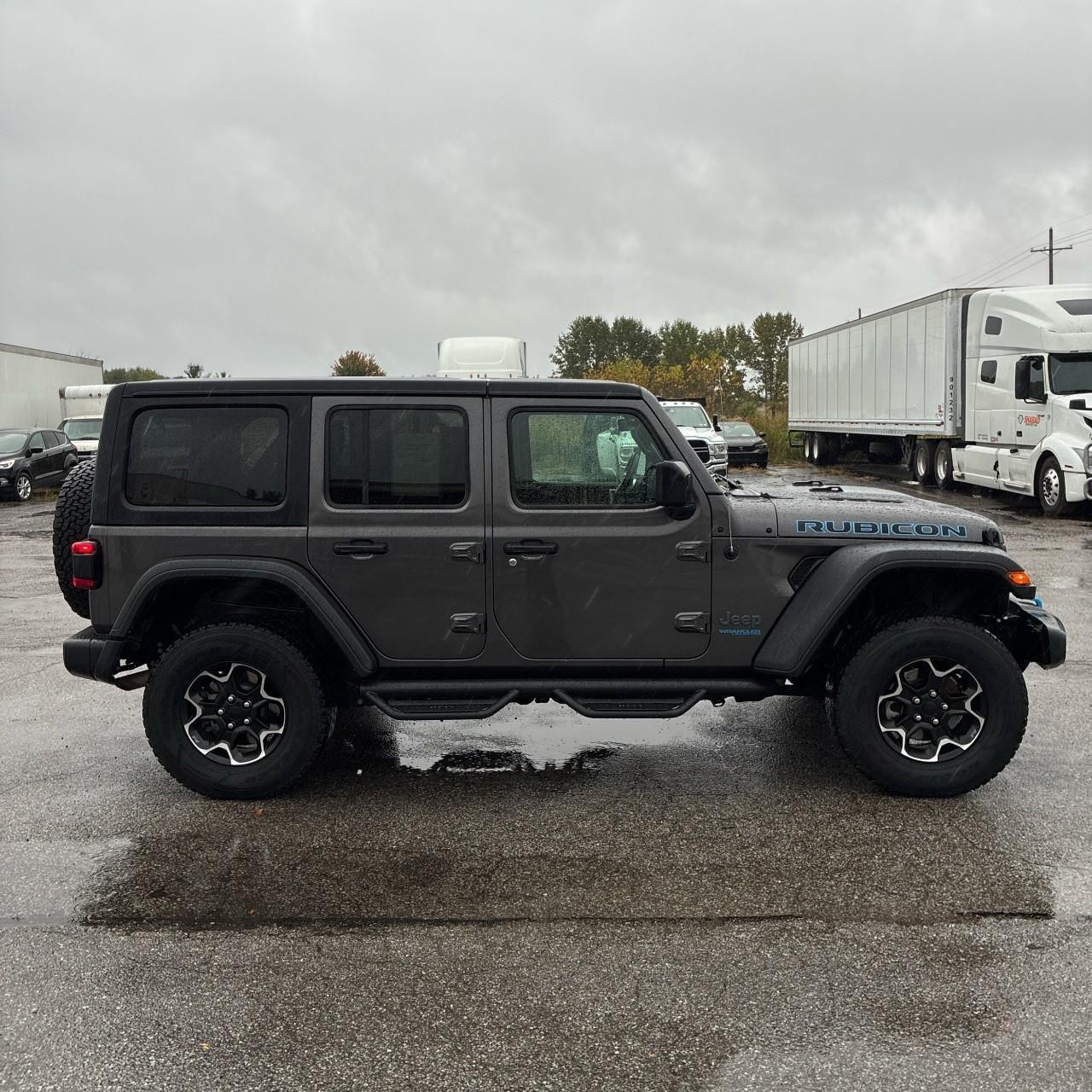 Jeep Wrangler 4xe Vehicle Full-screen Gallery Image 5