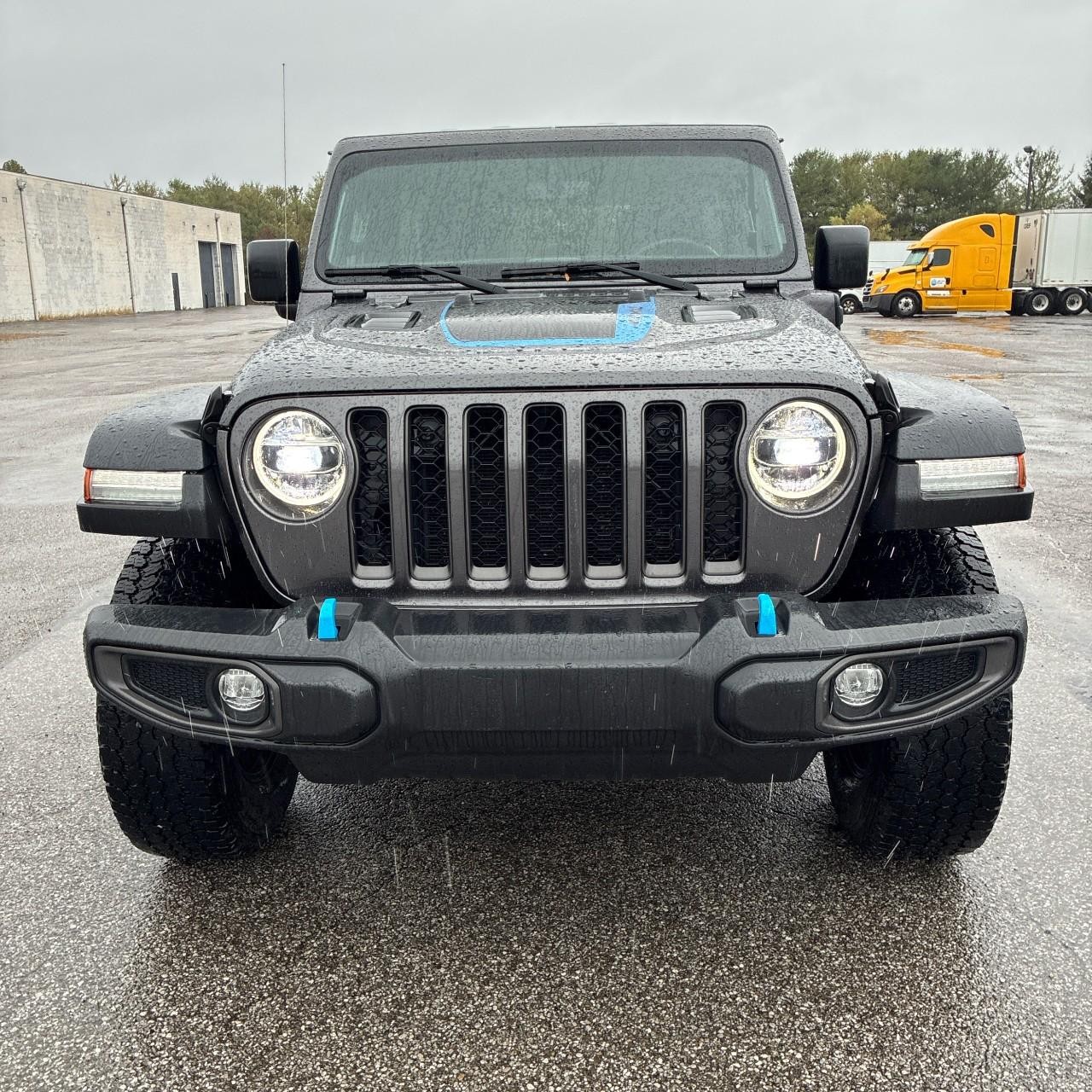 Jeep Wrangler 4xe Vehicle Full-screen Gallery Image 7
