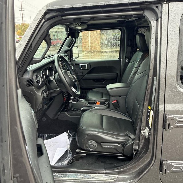 Jeep Wrangler 4xe Vehicle Full-screen Gallery Image 8