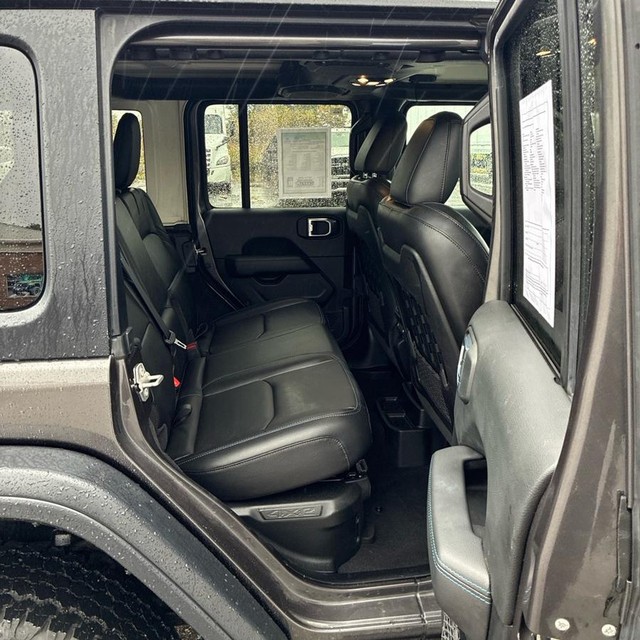Jeep Wrangler 4xe Vehicle Full-screen Gallery Image 11