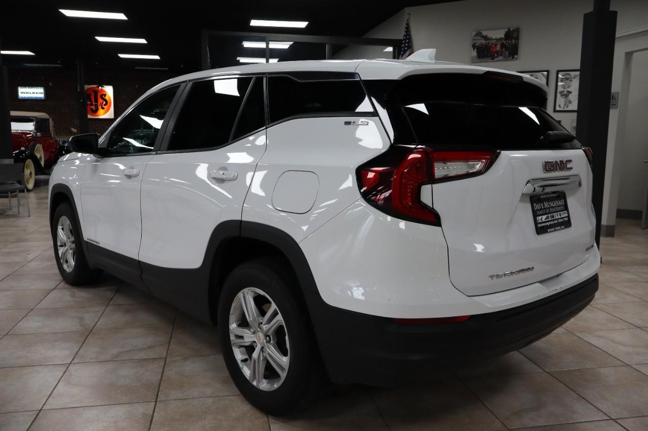 GMC Terrain Vehicle Full-screen Gallery Image 4