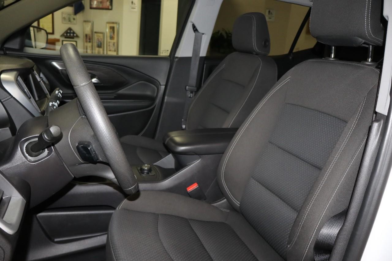 GMC Terrain Vehicle Full-screen Gallery Image 11
