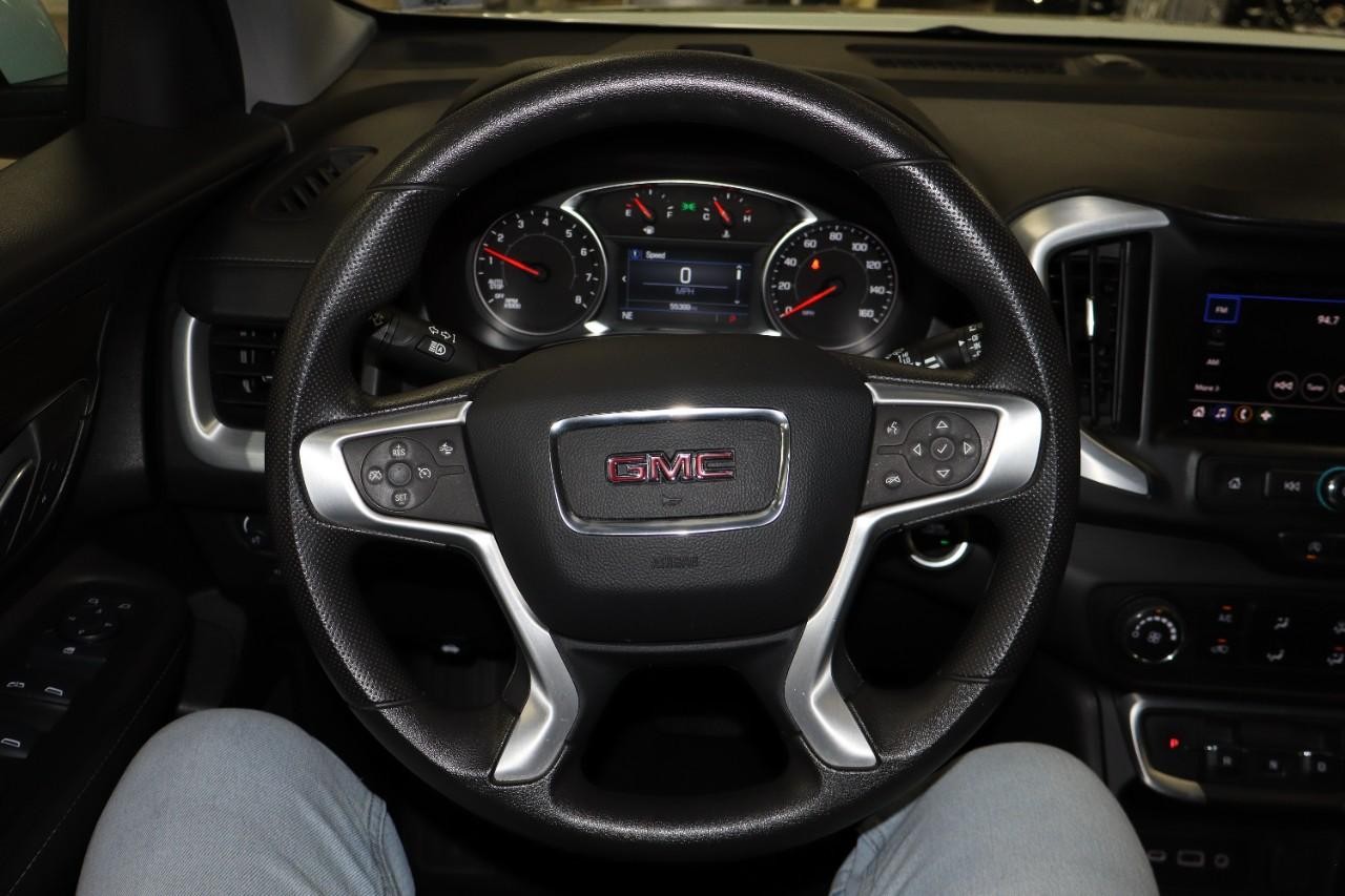 GMC Terrain Vehicle Full-screen Gallery Image 13