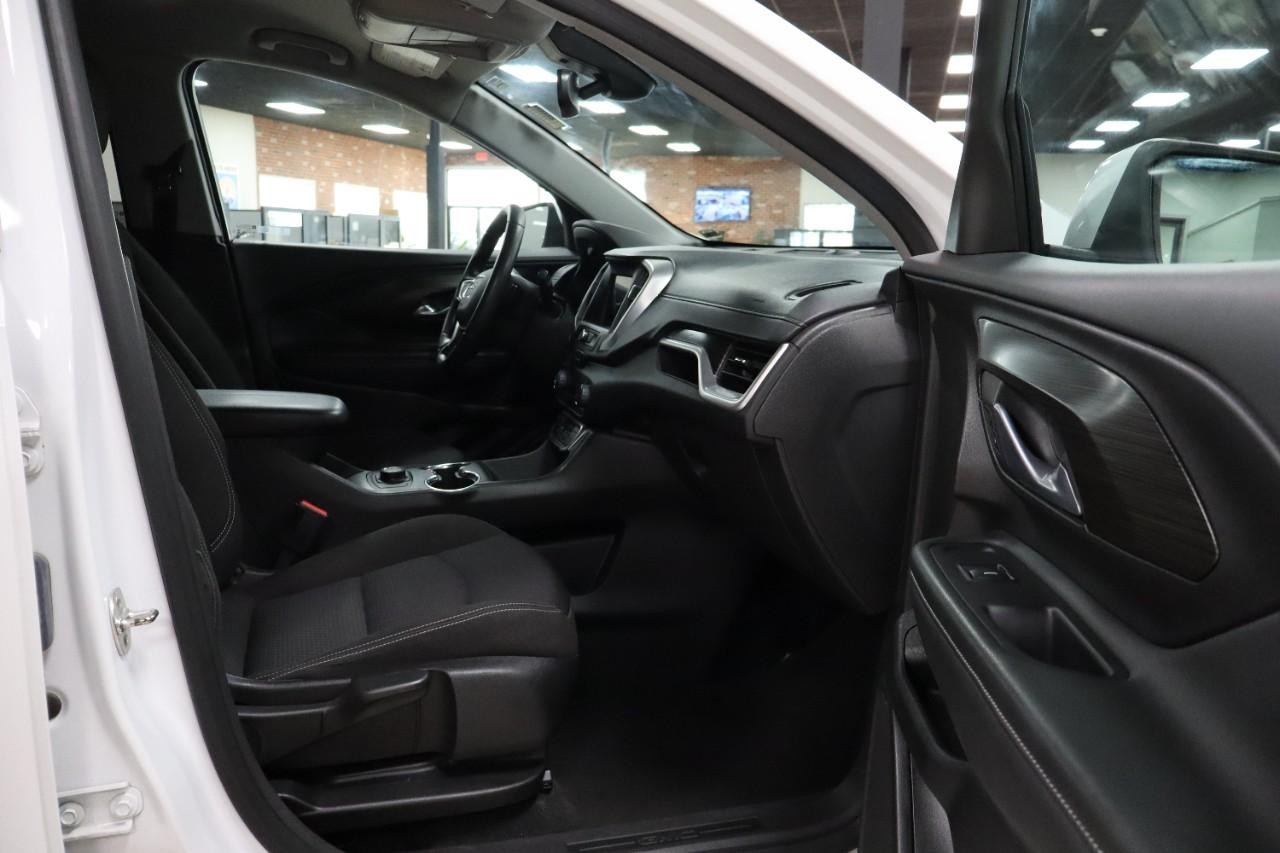 GMC Terrain Vehicle Full-screen Gallery Image 27