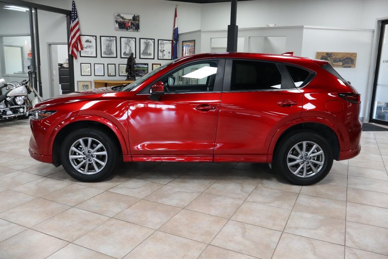 Mazda CX-5 Vehicle Full-screen Gallery Image 3