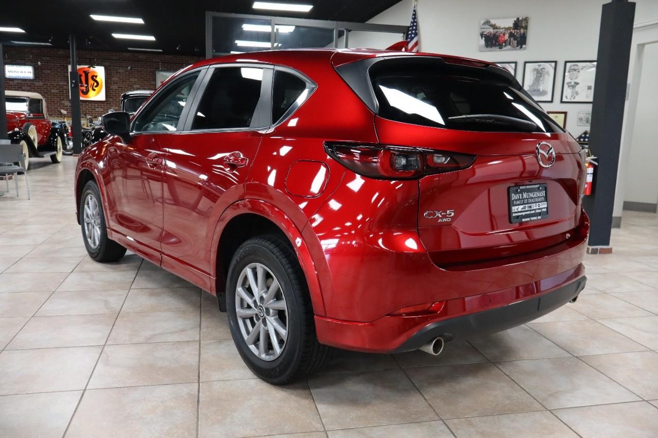 Mazda CX-5 Vehicle Full-screen Gallery Image 4