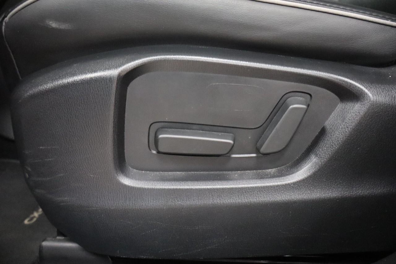 Mazda CX-5 Vehicle Full-screen Gallery Image 11